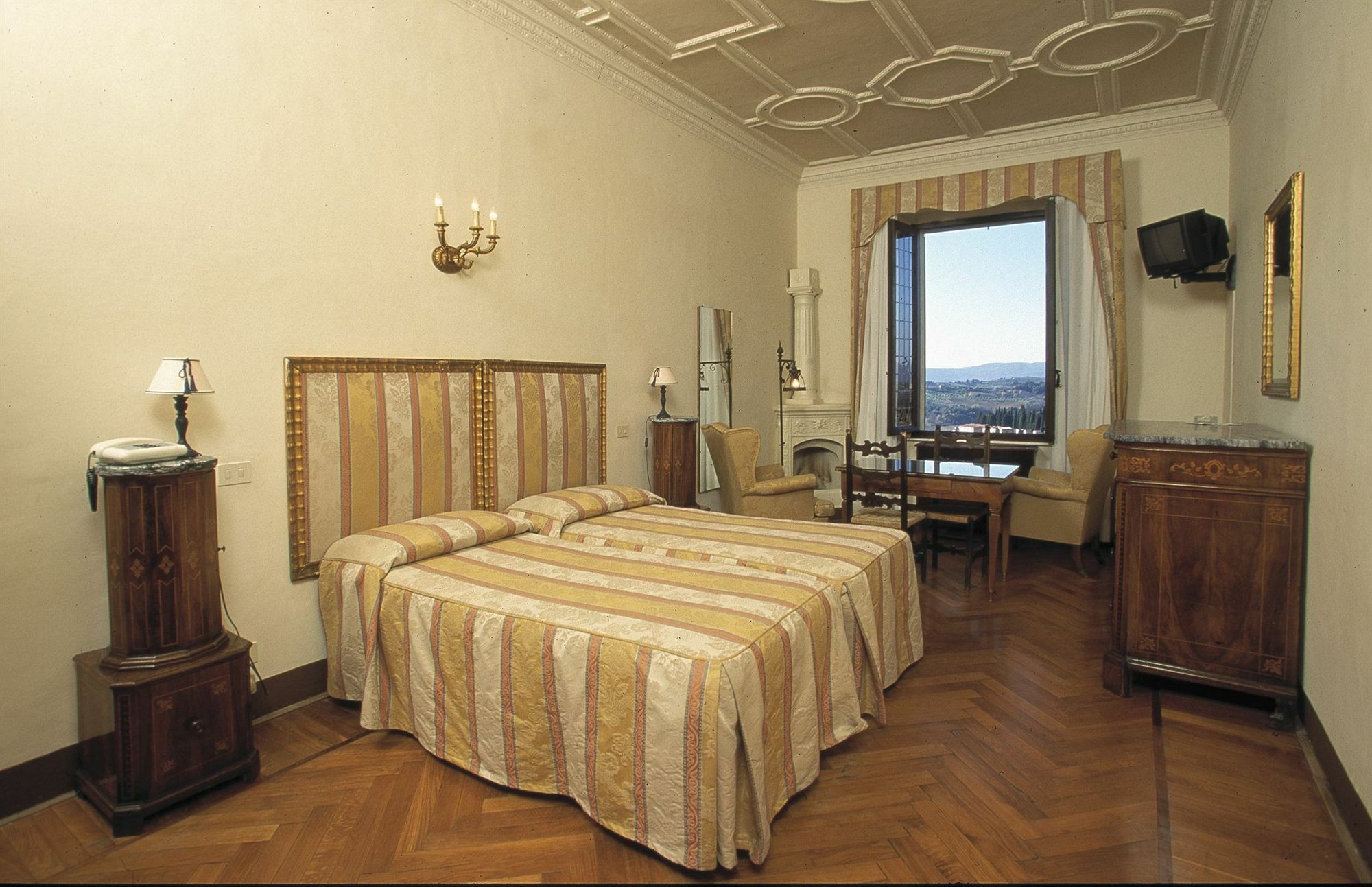 Отель Palazzo Ravizza Сиена Экстерьер фото